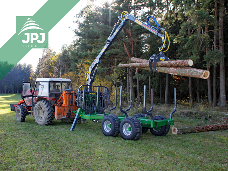 Traktor Zetor + vyvážečka dřeva Farma CT 6,3-9