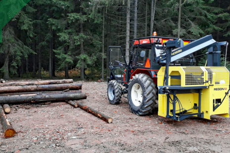Stroje na výrobu palivového dřeva aneb z lesa až do kamen