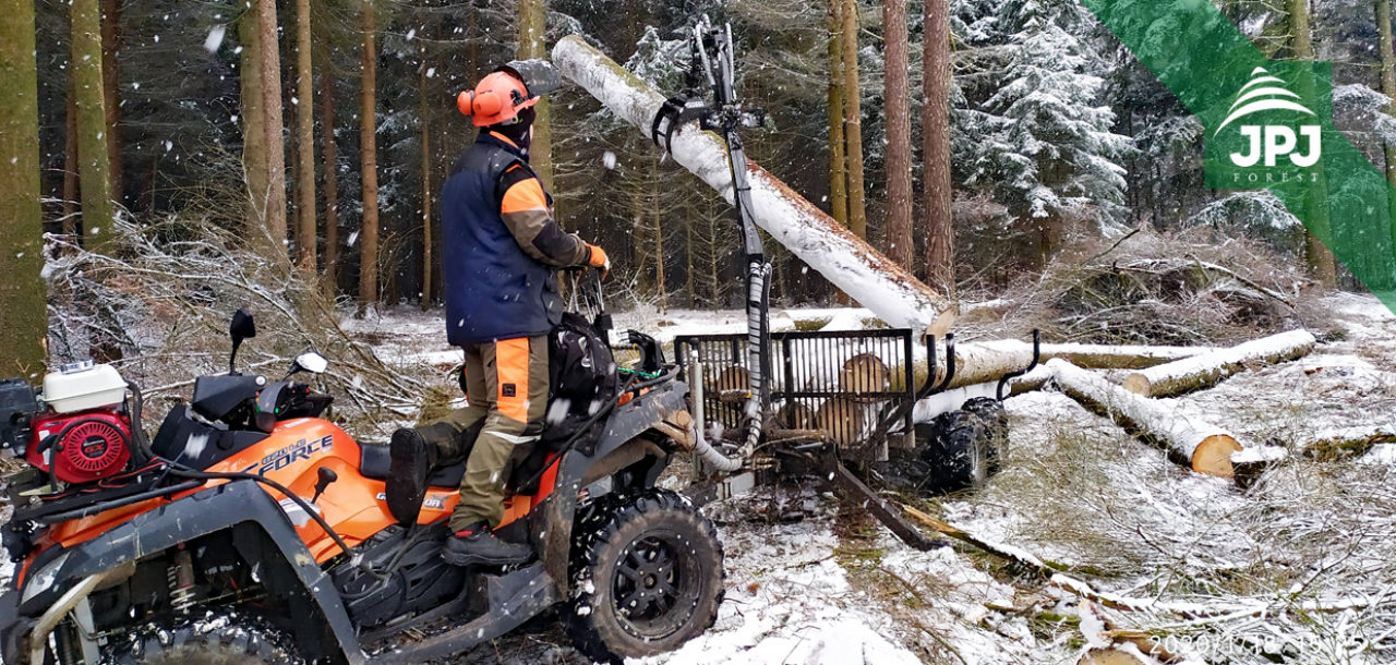 Pracovní čtyřkolky a malotraktory