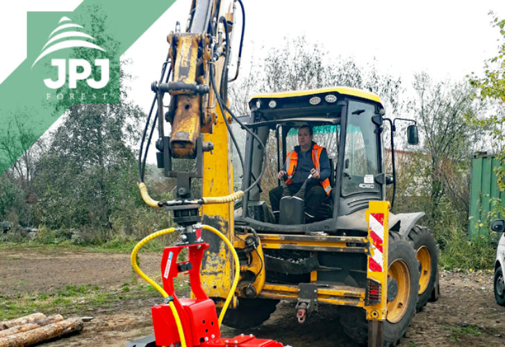 JCB s kácecí hlavicí Naarva S23C