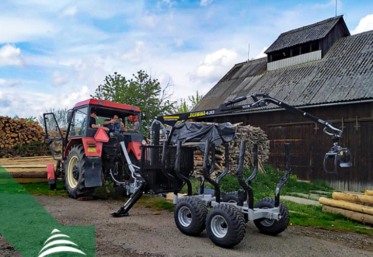 Traktorová vyvážečka 3000_420 a traktor Zetor