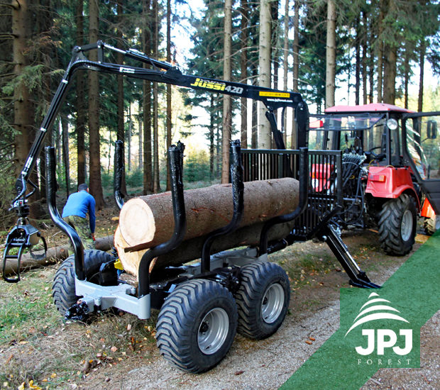 Vyvážečka Vahva Jussi 3000_420 a malotraktor Belarus