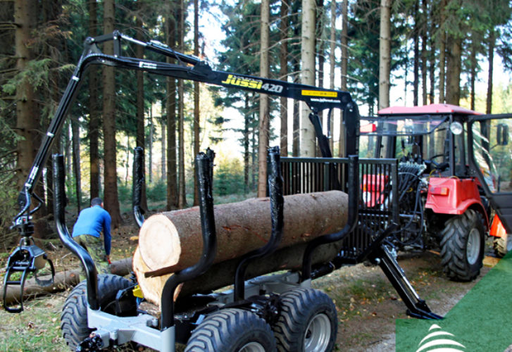 Vyvážečka Vahva Jussi 3000_420 a malotraktor Belarus