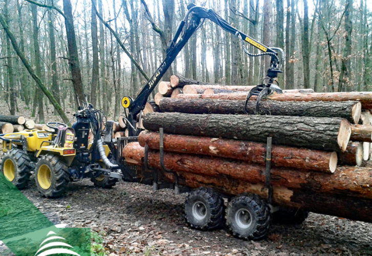 Malotraktor a vyvážečka Vahva Jussi s dosahem hydraulické ruky 3,2 m