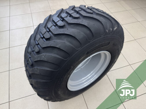 Pneu včetně disku 300/65-12